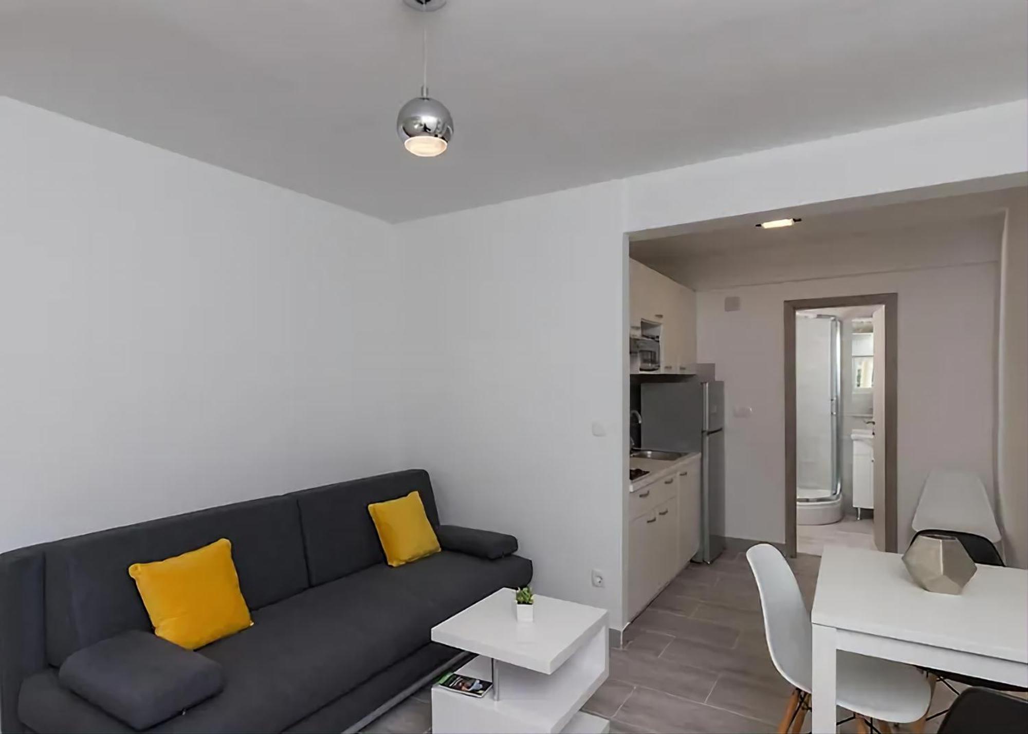 Lucky Star 3 Apartment